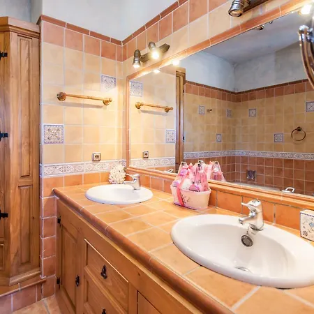 Cubo's Family Villa