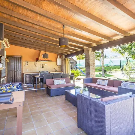 Cubo's Family Villa